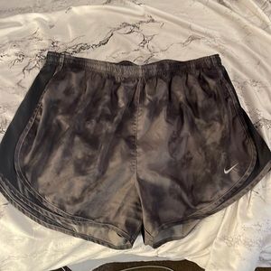 Nike women dry tempo running shorts